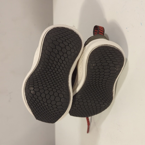 Baby new balance size 2 US - Picture 3 of 3